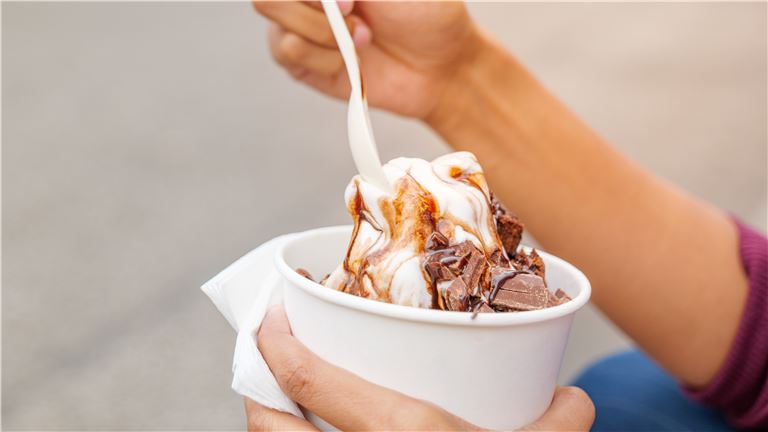 Frozen Yogurt Business, Absentee Run